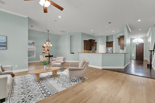 Photo - 444 Wildwood Dr
