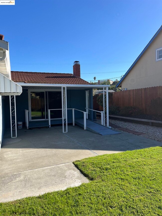 Photo - 941 Kittery Way