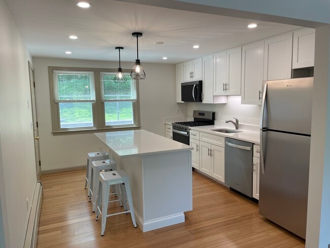 Photo - 265 Stackpole St