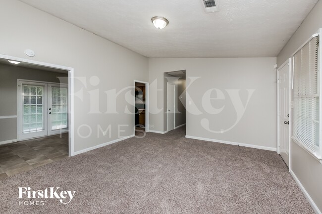 Photo - 255 Remington Trail