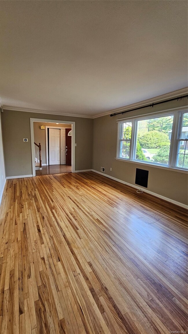 Photo - 72 Schriever Ln