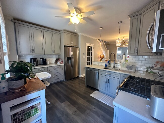 Photo - 10 W Knight Ave