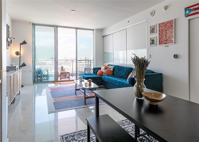 Photo - 90 SW 3rd St Unidad 1611