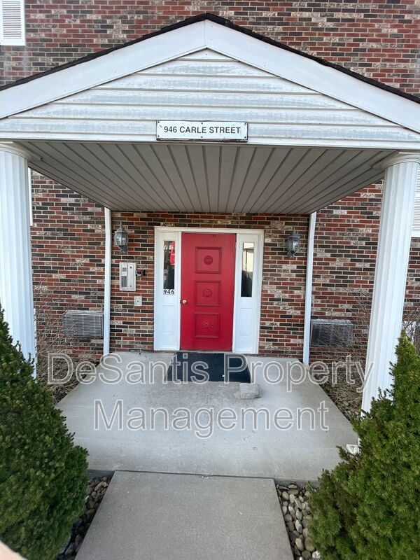 Photo - 946 Carle St Unit #1
