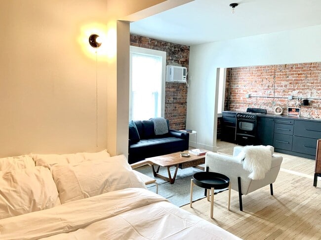 The Charlotte Apts