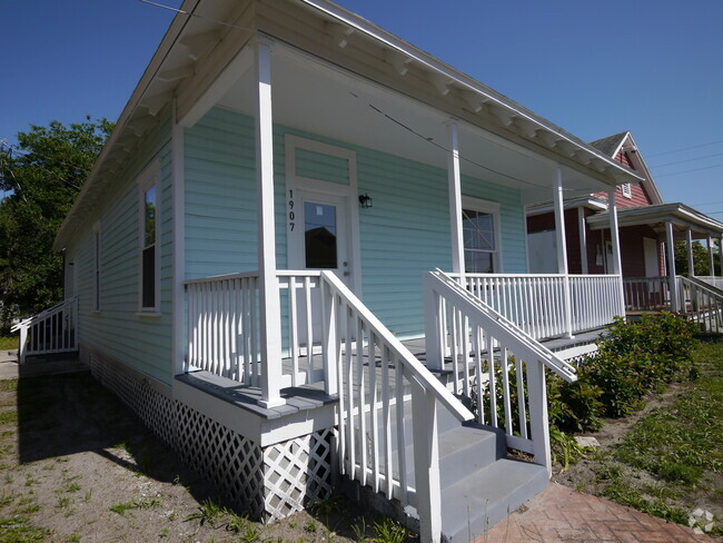 Building Photo - 1907 Redell St Rental