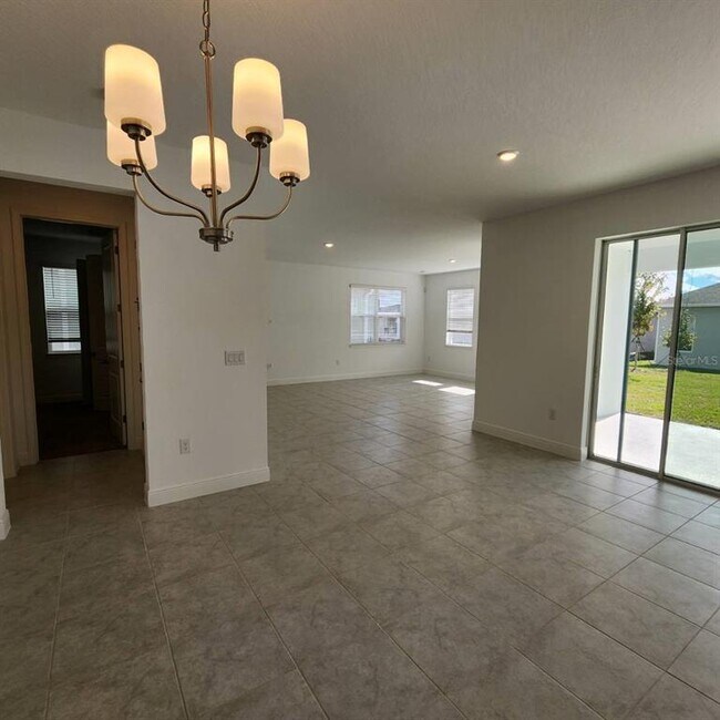 19050 Blueleaf St