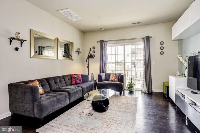 Photo - 223 Breeders Cup Dr