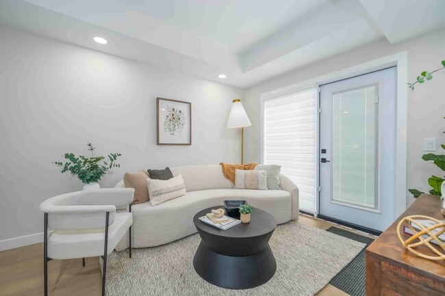 Photo - 333 Wardlaw Avenue