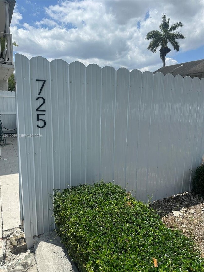 Building Photo - 8460 SW 156th Pl Unit 725