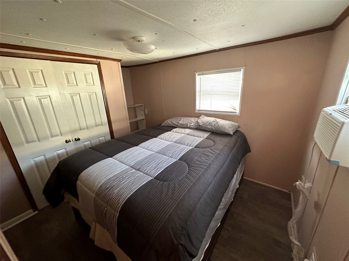 Photo - 9578 Darkwood St