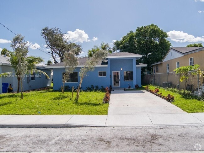Building Photo - 1468 NW 51st St Rental