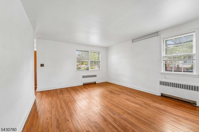 Photo - 1030 Jassamine Way