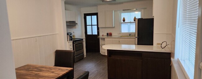 Photo - 36 Haendel St Unit First Floor