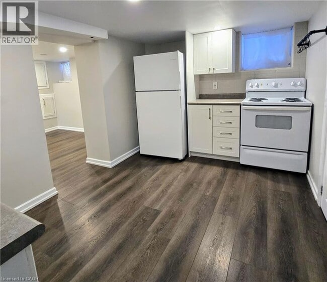 Photo - 147 Benton St