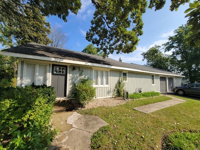 Building Photo - 1272 Lee St