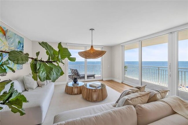Building Photo - 615 Ocean Dr Unit 615 Ocean Dr # 6A
