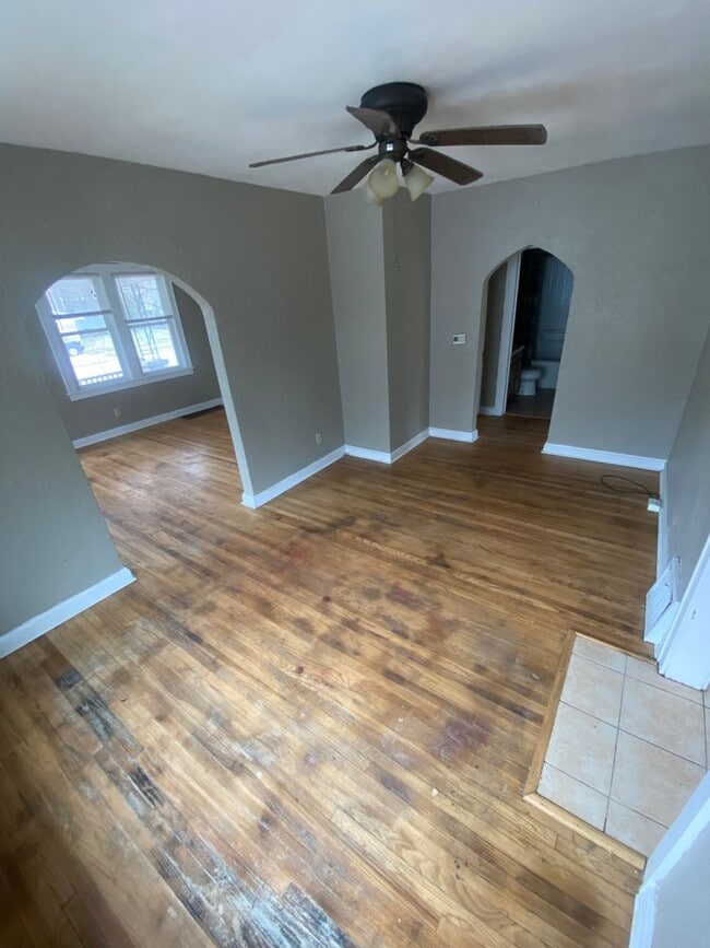 Photo - 2 Bedroom 1 Bathroom Historic Westside  $1050.00