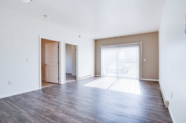 Photo - Urban Crossing Apartments