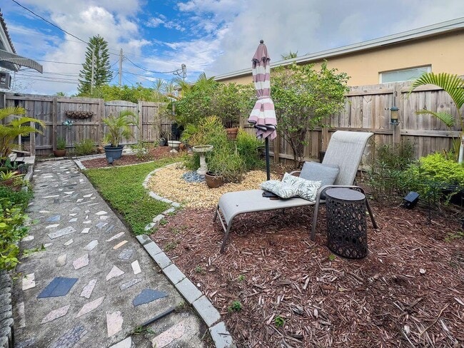 Building Photo - 902 NE 34th St