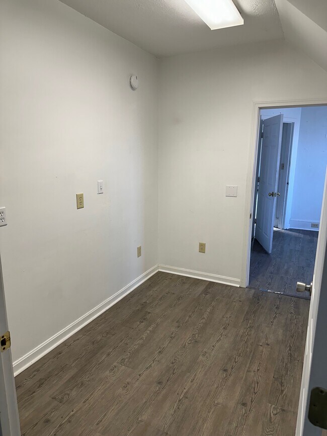 Photo - 1035 Main St Unit 1