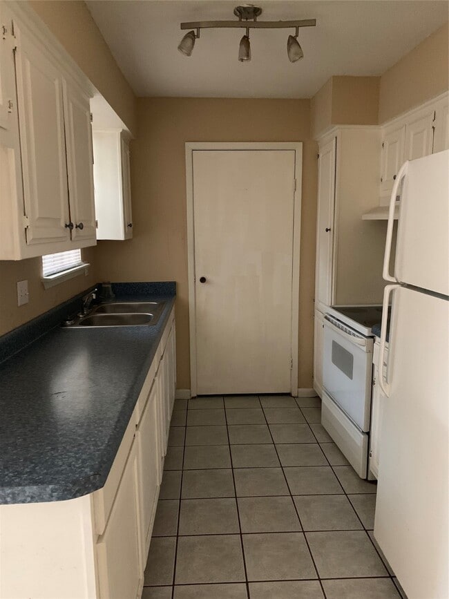 Photo - 13480 S Thorntree Dr Unidad 303