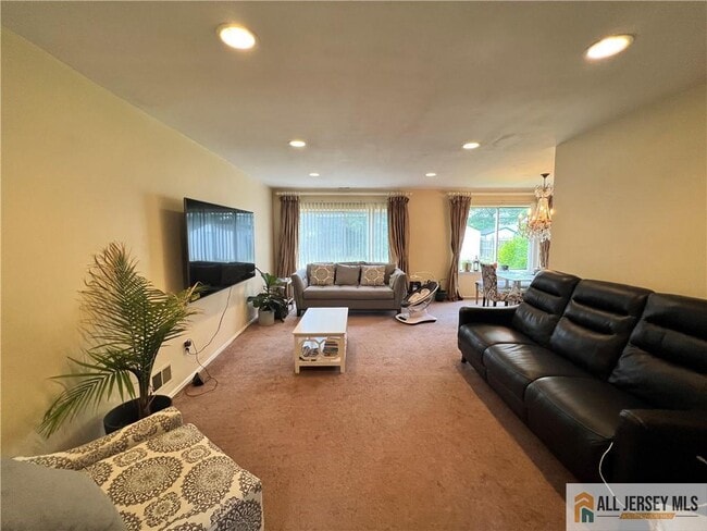 Photo - 15 Jeffrey Cir