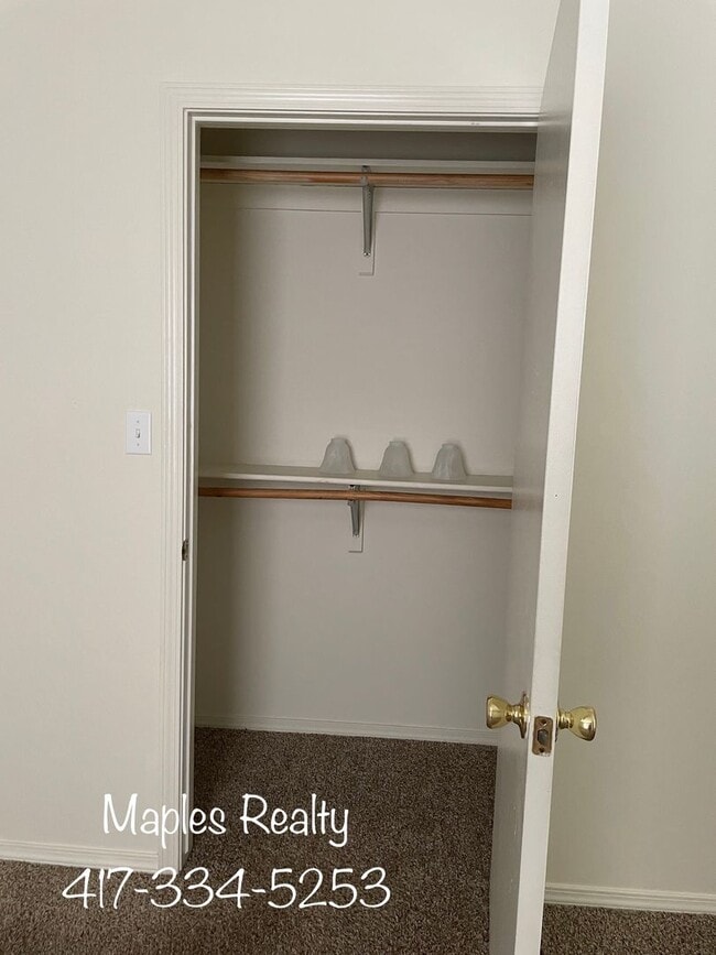 Photo - 2 bedroom / 1 bathroom apartment Unit Spring Valley 11 (085)