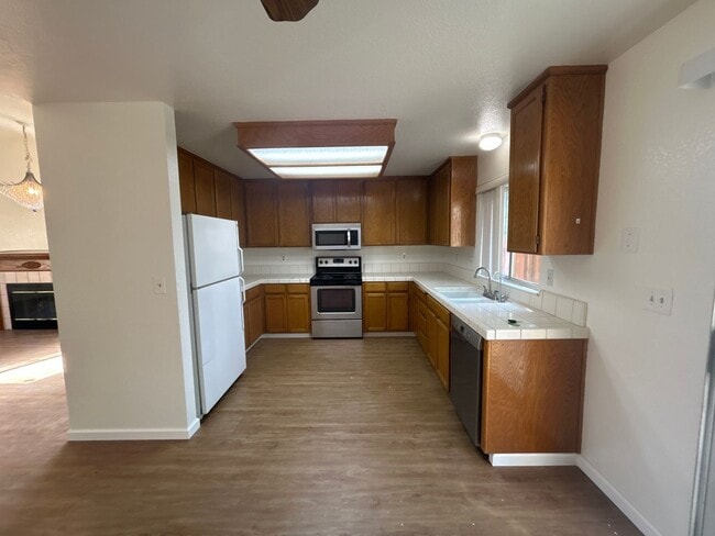 Photo - 1589 Joett Dr