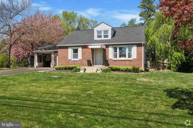 Building Photo - 134-137 E 7 Stars Rd Rental