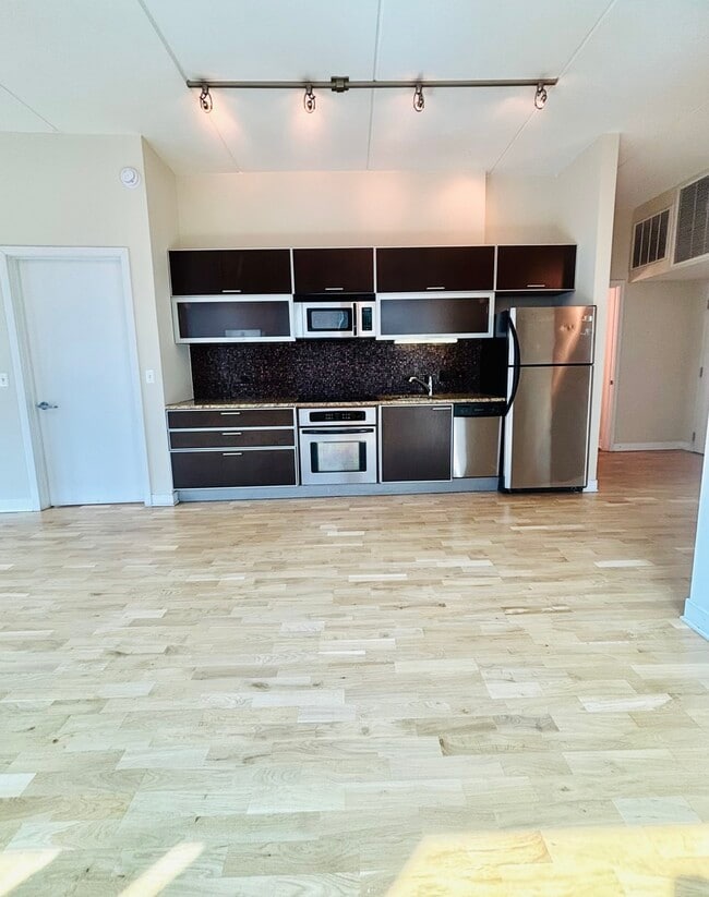 Photo - 660 W Wayman St Unit 204