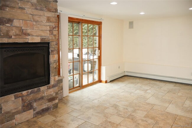 Photo - 642 6th Ave W