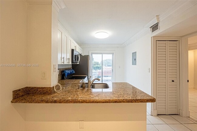 Photo - 2575 SW 27th Ave Unit 308