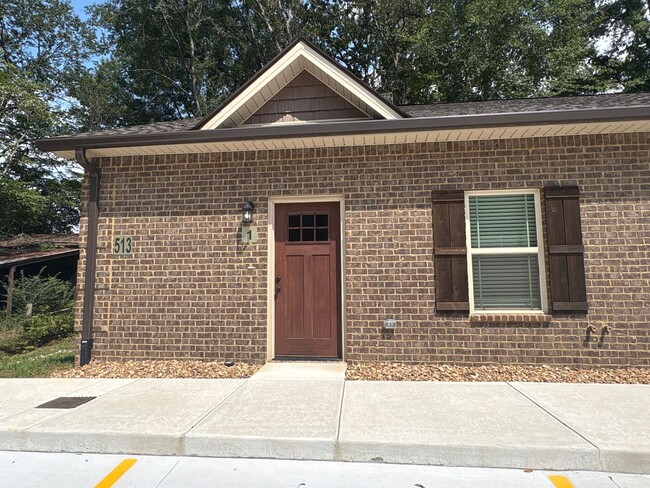 Building Photo - 513 Westend Cir Unit 1