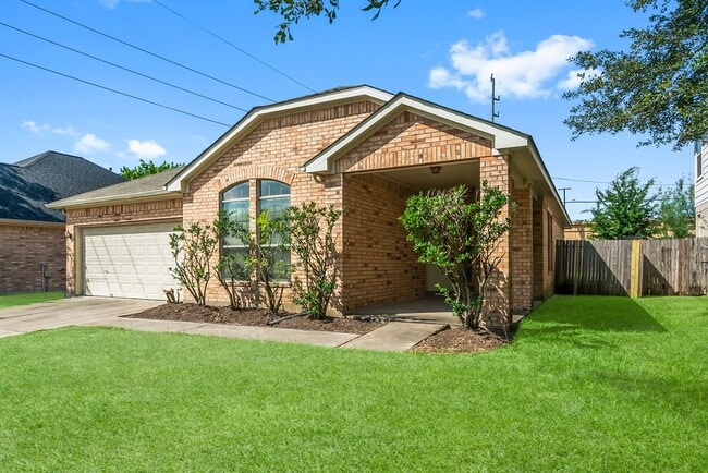 Building Photo - 19311 Twin Buttes Dr Rental