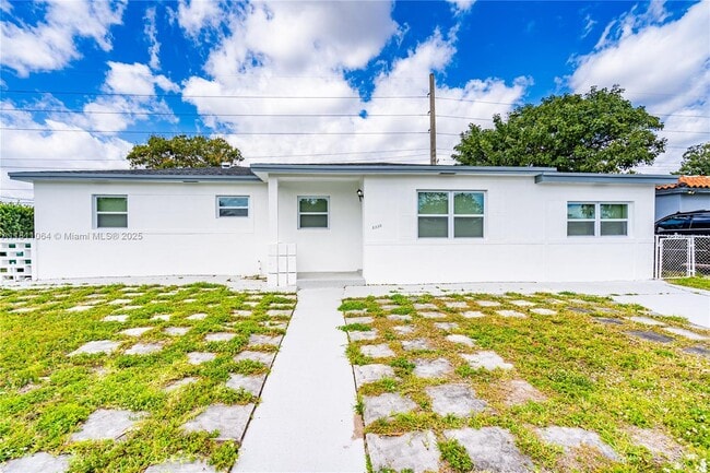 Photo - 8330 NW 35th Pl Casa