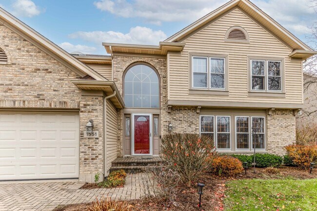 Photo - 1551 Crowfoot Cir N