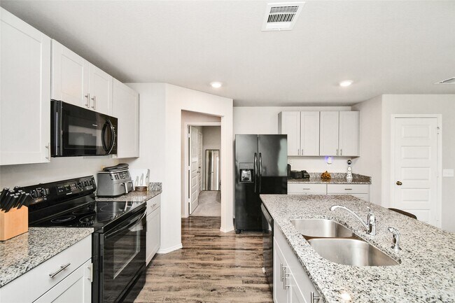 Photo - 7915 Meadow Cranesbill Ln