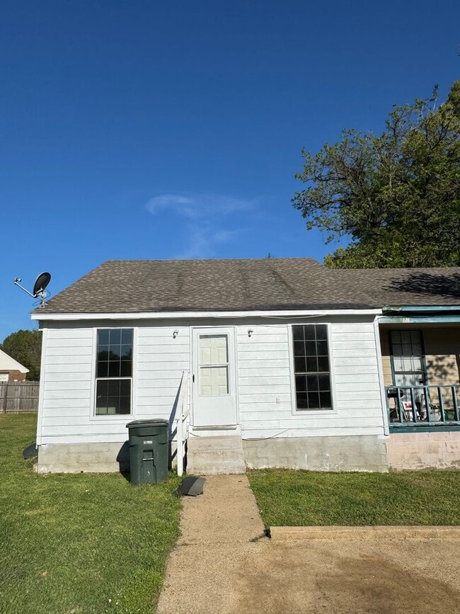 Photo - 223 Cedar Ridge Cove