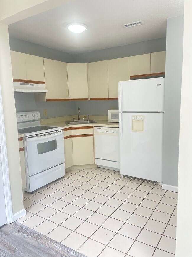 Photo - 55 Cross St Unit B2