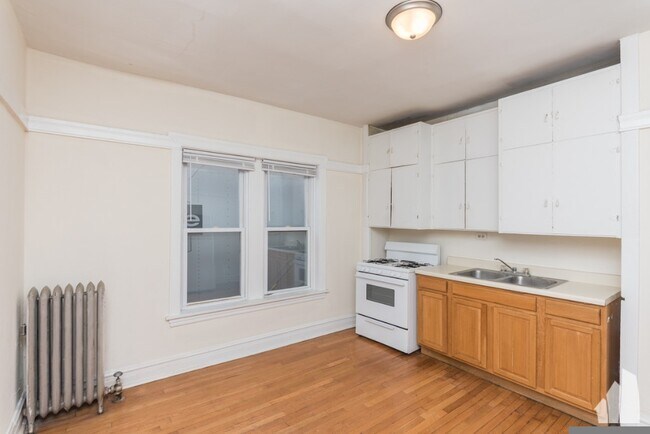 Photo - 1825 W Foster Ave Unit 1839-1