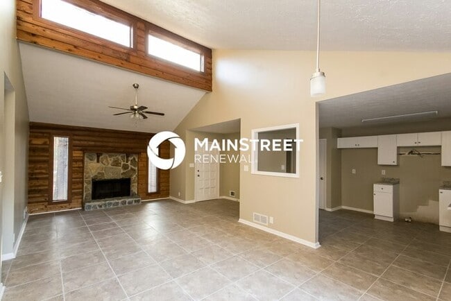 Photo - 3 Bedroom Pet-Friendly Home in Lithonia, GA with Main Street Renewal