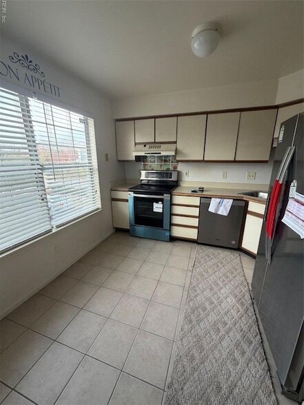 Photo - 616 Shoreham Ct