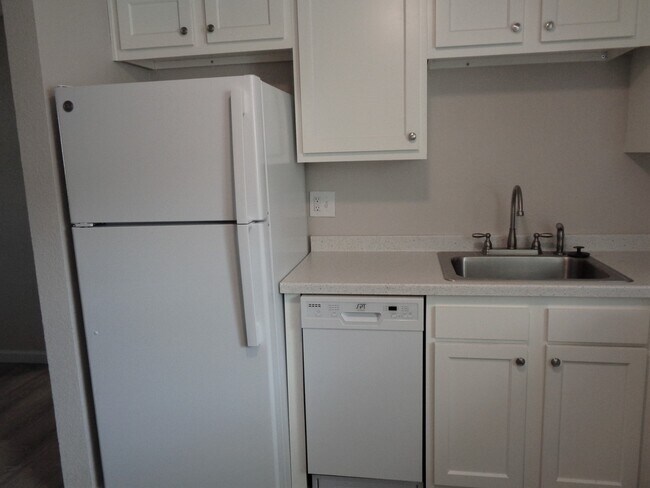 Photo - 6805 Western Pl Unidad 2