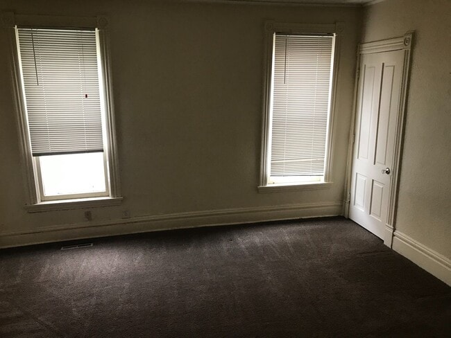 Building Photo - 2932 15th Ave S Unit 1