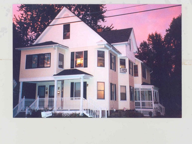 51 Crown St 2nd Floor - 51 Crown St Unit #2