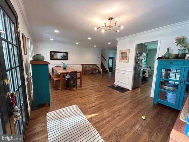 Photo - 725 Forest Park Rd