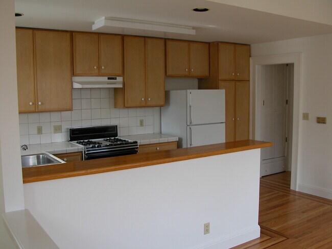 Photo - 680 Shotwell St Unit 680