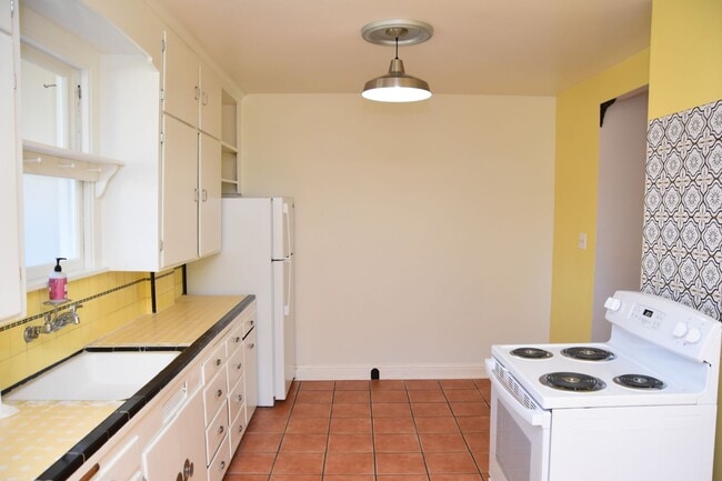 Photo - 3 Bedroom 1.5 Bath Hilltop 2 Story Home