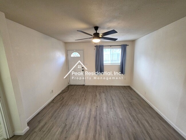 5912 Del Campo Ln